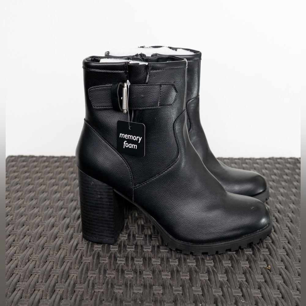 a.n.a Women’s Ronnie Block Heel Black Boots NWT Biker Moto Y2K Chunky 8.5